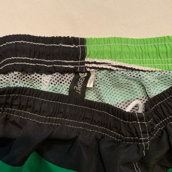 Banana Split Green/Black Plaid Board Shorts Sz M - Picture 3 of 3